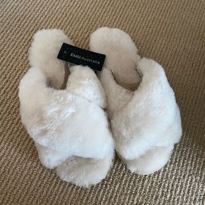 Fluffy and Cozy Slippers, EMU Mayberry - NEW